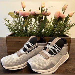 (Sold out)Women’s On Running Cloudnova White/Sand Size7